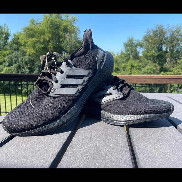 Adidas ultraboost never worn with box - Picture 1 of 3